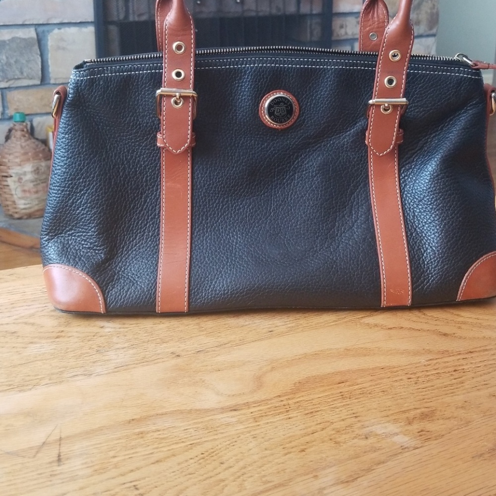 Dooney & Bourke - Picture 4 of 7